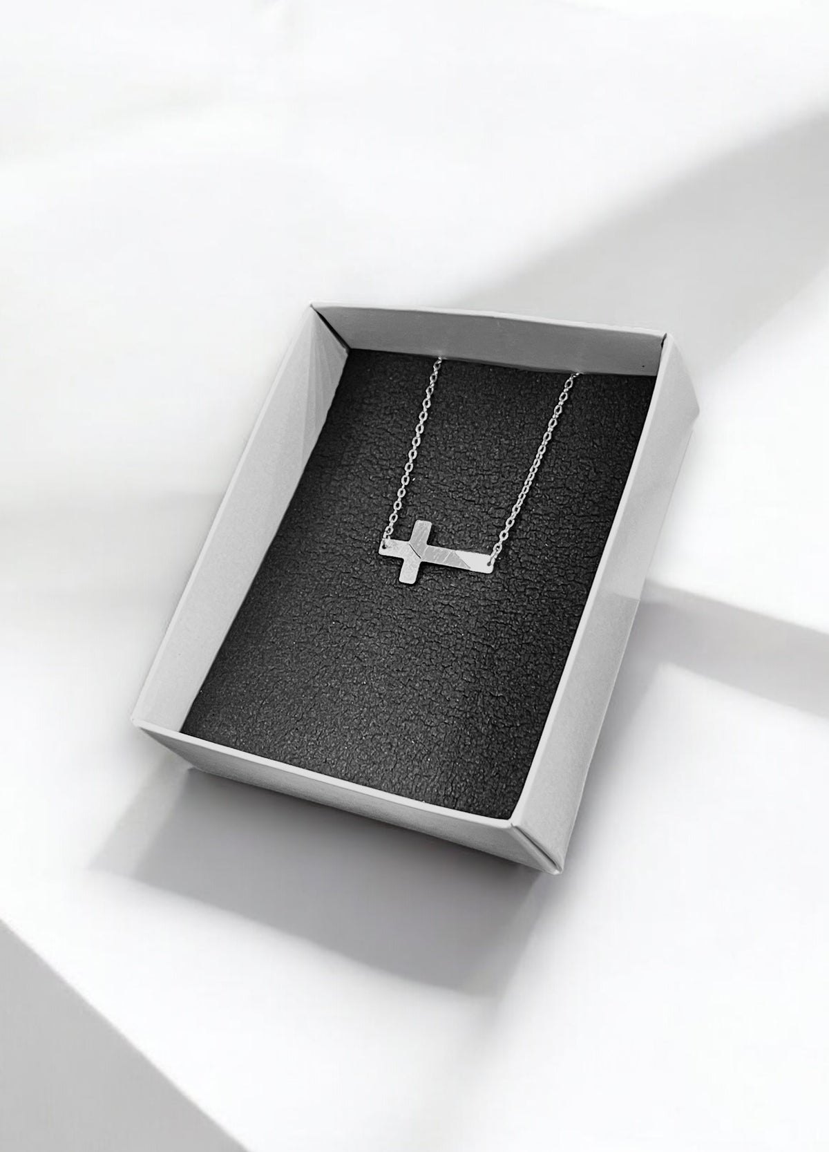 Illusion Cross mini necklace