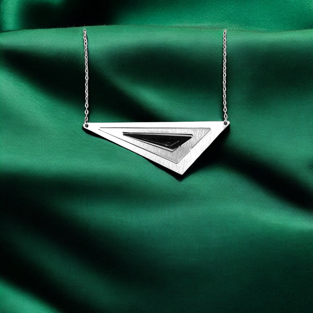 Κολιέ με αλυσίδα Illusion Triangle