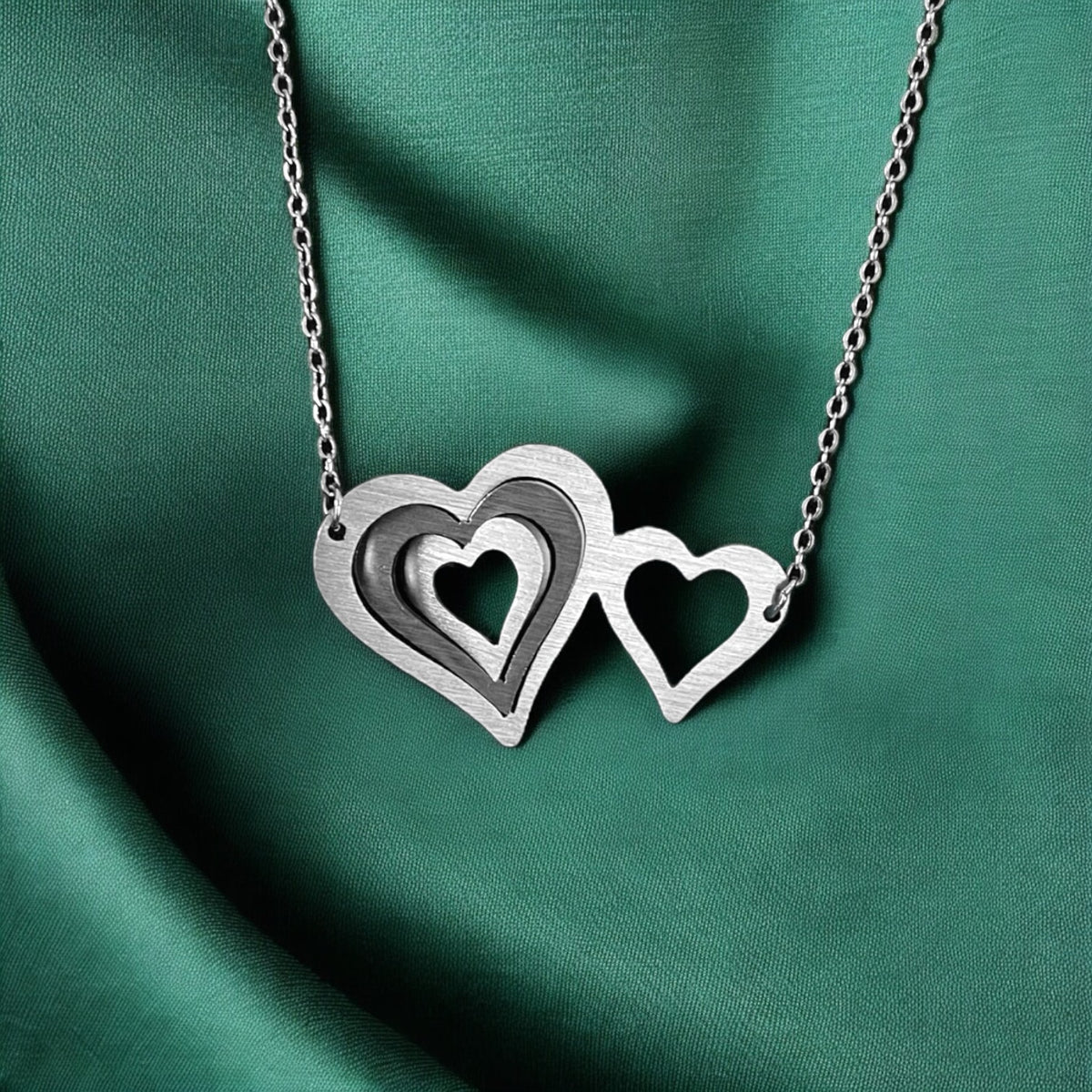 Κολιέ με αλυσίδα Illusion Linked Hearts