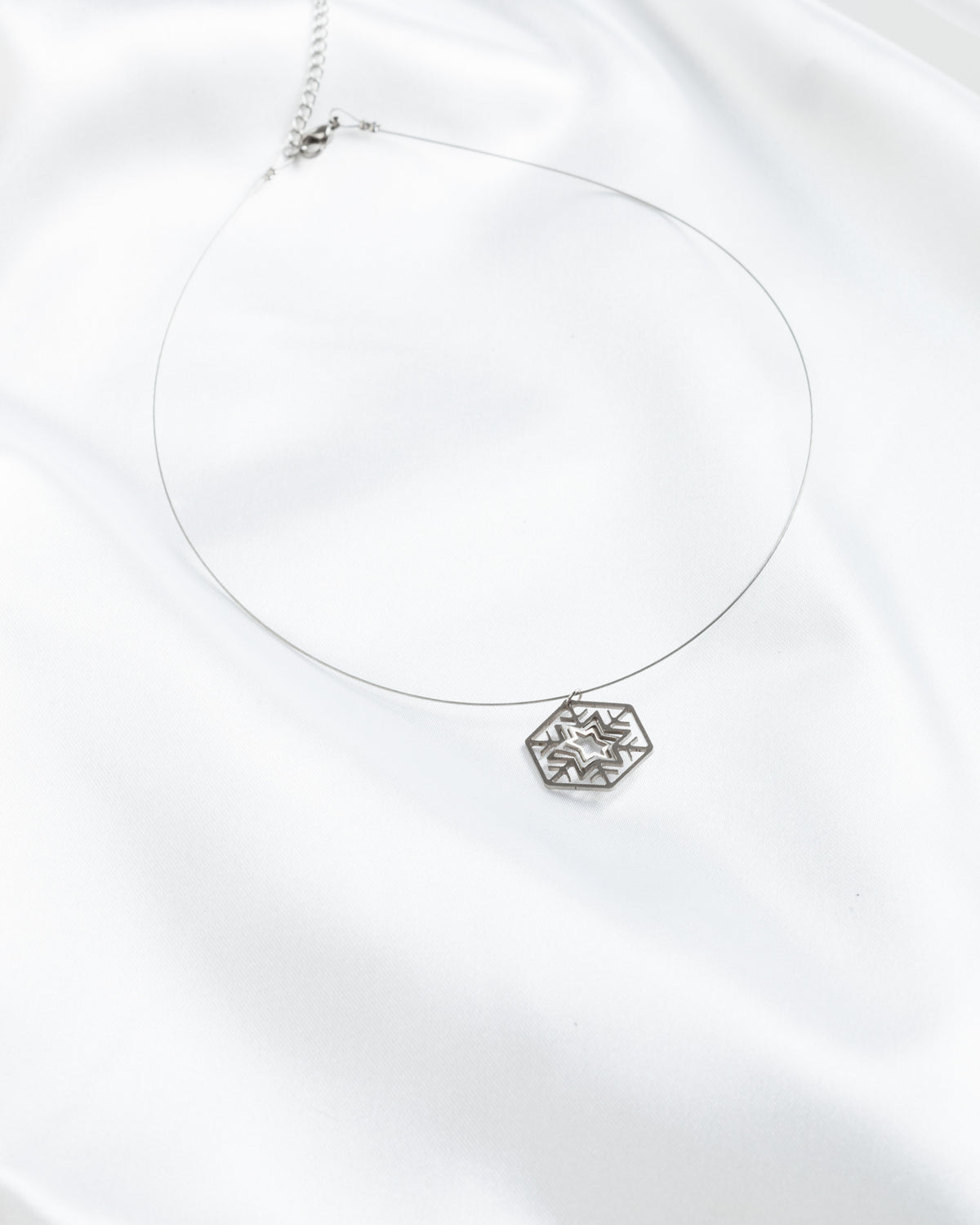 Κολιέ με ατσαλόσυρμα Illusion Snowflake mini