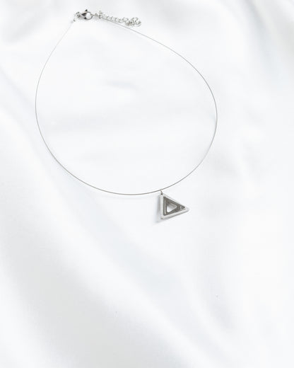 Κολιέ με ατσαλόσυρμα Illusion Triangle mini