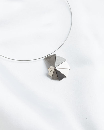 Κολιέ με ατσαλόσυρμα Origami Fibonacci