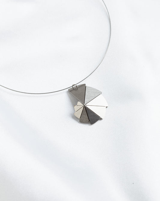 Κολιέ με ατσαλόσυρμα Origami Fibonacci