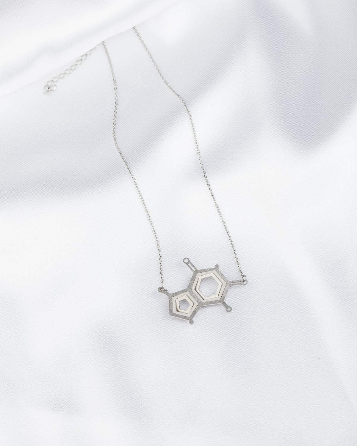 Κολιέ με αλυσίδα Illusion Caffeine Molecule