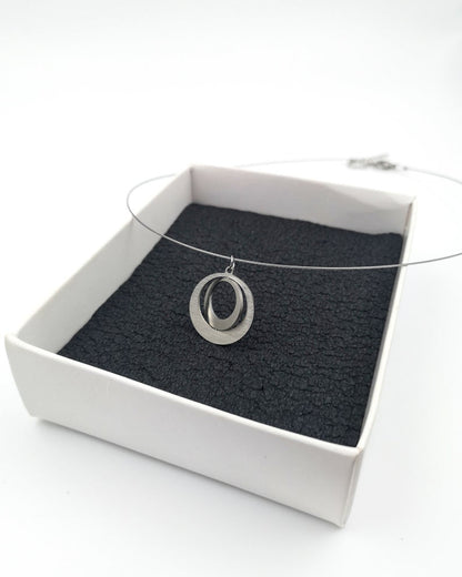 Κολιέ με ατσαλόσυρμα Elegant Circle