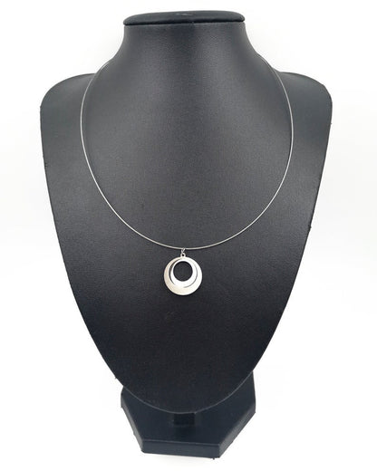 Κολιέ με ατσαλόσυρμα Elegant Circle