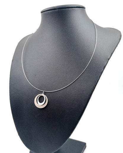 Κολιέ με ατσαλόσυρμα Elegant Circle