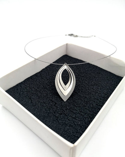 Elegant Leaf steel wire necklace