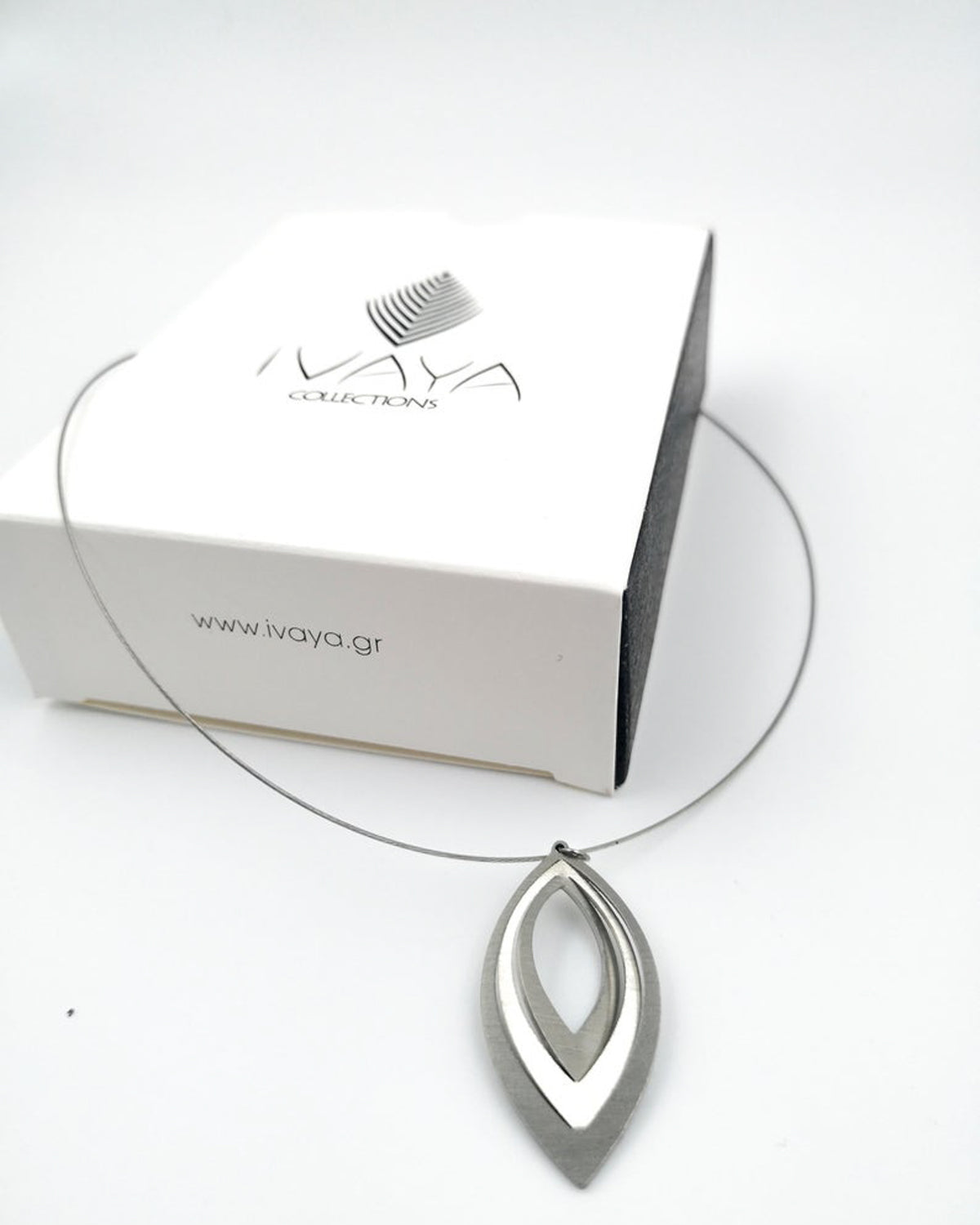 Elegant Leaf steel wire necklace