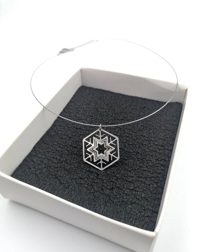 Κολιέ με ατσαλόσυρμα Illusion Snowflake mini