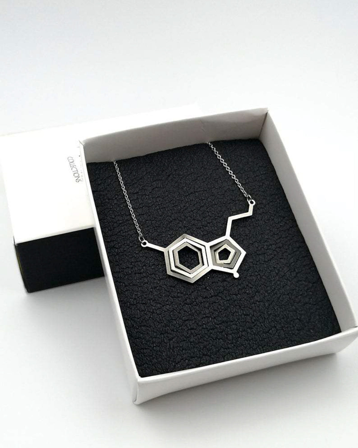 Κολιέ με αλυσίδα Illusion Serotonin Molecule